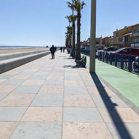 Apartment : Front De Mer, 4 Pers, Parking Inclus - Fr-1-797-32 *